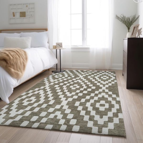 HomeRoots 5' X 8' Taupe and Ivory Geometric Area Rug – Stylish, Washable, Durable, and UV-Protected for Homes 670834