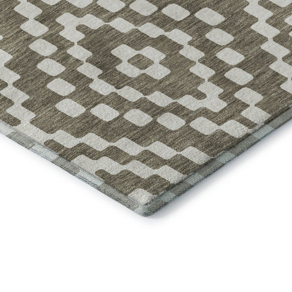 HomeRoots 5' X 8' Taupe and Ivory Geometric Area Rug – Stylish, Washable, Durable, and UV-Protected for Homes 670834