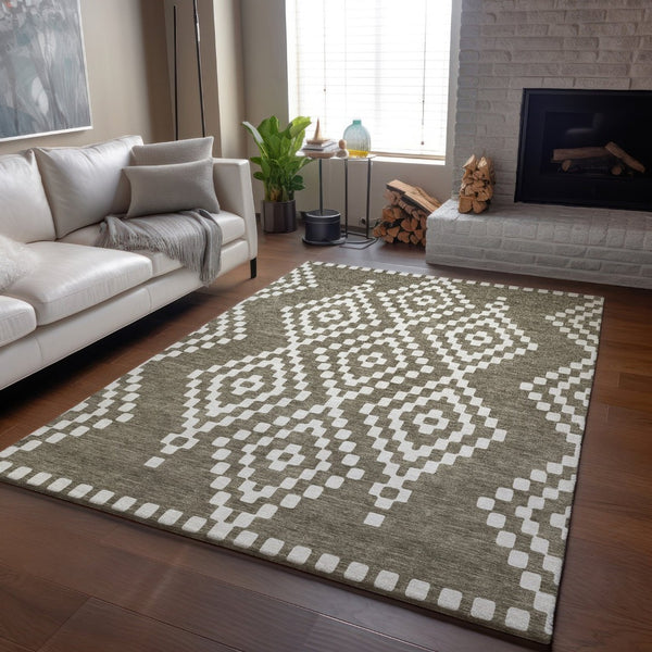 HomeRoots 5' X 8' Taupe and Ivory Geometric Area Rug – Stylish, Washable, Durable, and UV-Protected for Homes 670834