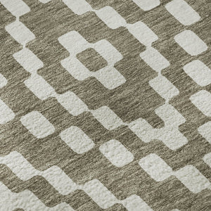 HomeRoots 8' Stylish Taupe & Ivory Geometric Washable Round Rug with UV Protection – Perfect for High-Traffic Areas 670835