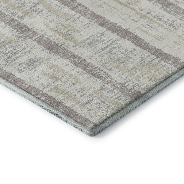 HomeRoots 8' Ivory and Beige Striped Washable Round Rug - Durable, Stain Resistant, UV Protected for Homes 670901