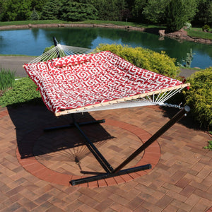 HomeRoots Red Geometric Spreader Bar Hammock with Stand - Vibrant, Durable, and Perfect for Relaxing Outdoors! 670961