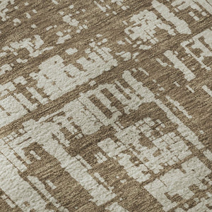 HomeRoots 8' Washable Round Rug with Abstract Brown and Beige Design, UV Protection & Stain Resistance for Homes 671129