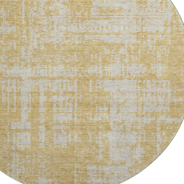 HomeRoots 8' Gold and Beige Abstract Washable Round Rug - Stylish, Durable, UV-Protected for Busy Homes! 671135