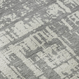 HomeRoots 8' Gray and Ivory Abstract Round Rug - Washable, UV-Protected, Stain-Resistant for Busy Homes 671141