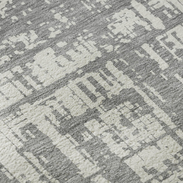 HomeRoots 8' Gray and Ivory Abstract Round Rug - Washable, UV-Protected, Stain-Resistant for Busy Homes 671141