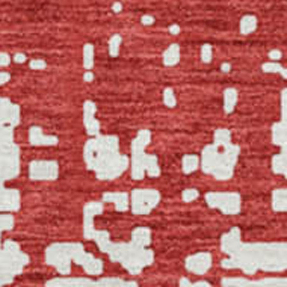 HomeRoots 8' Washable Round Rug in Red and Ivory - UV Protected, Stain Resistant, Perfect for Active Homes! 671177