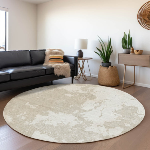 HomeRoots 8' Beige and Ivory Abstract Round Rug - Durable, Stain-Resistant, UV-Protected for Modern Homes 671267