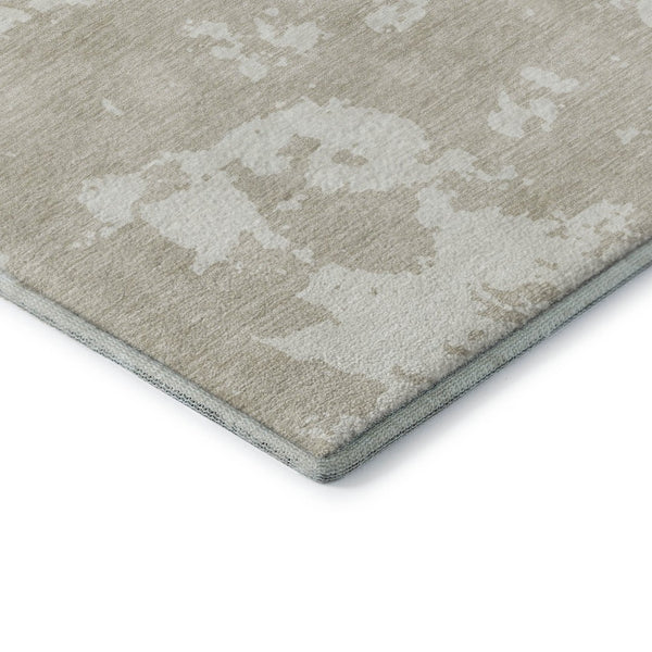 HomeRoots 8' Beige and Ivory Abstract Round Rug - Durable, Stain-Resistant, UV-Protected for Modern Homes 671267