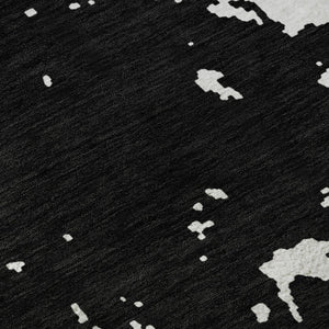 HomeRoots 8' Black And White Abstract Round Rug - Washable, UV Protected, Durable, Ideal for Active Homes! 671273
