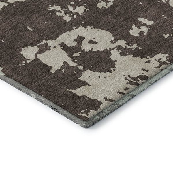 HomeRoots 5' X 8' Washable Abstract Area Rug in Brown & Beige - Durable, UV-Protected, Soft & Stylish Design 671278