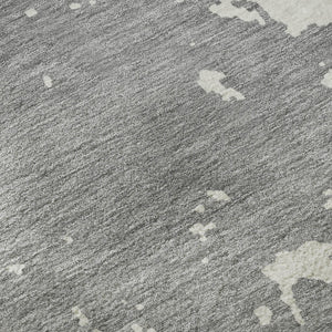 HomeRoots 8' Gray and Beige Abstract Washable Round Rug with UV Protection - Perfect for Busy Homes & Style! 671291
