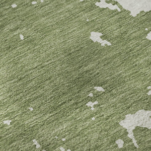 HomeRoots 8' Green and Beige Abstract Round Rug - Washable, UV Protected, Ideal for Active Homes and Style 671297