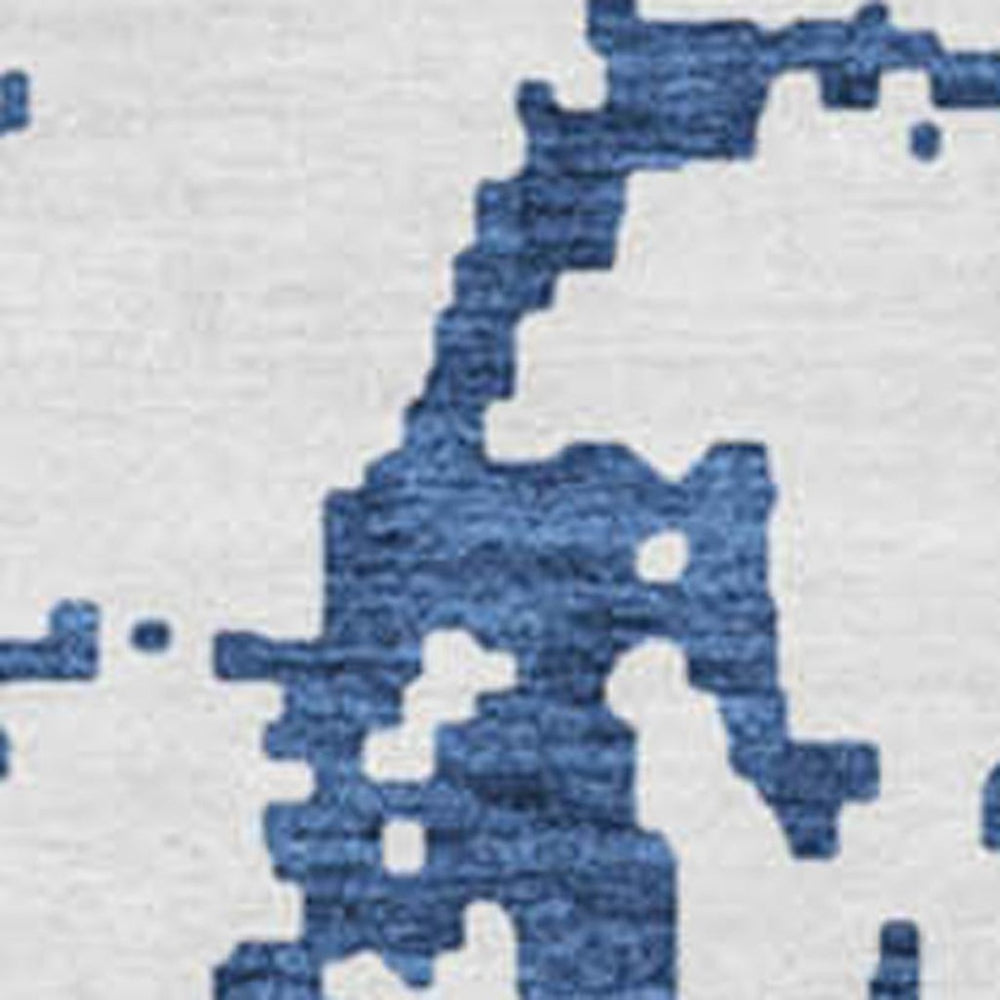 HomeRoots 8' Navy Blue and Ivory Abstract Washable Round Rug - Stain Resistant, UV Protected, Modern Design! 671309