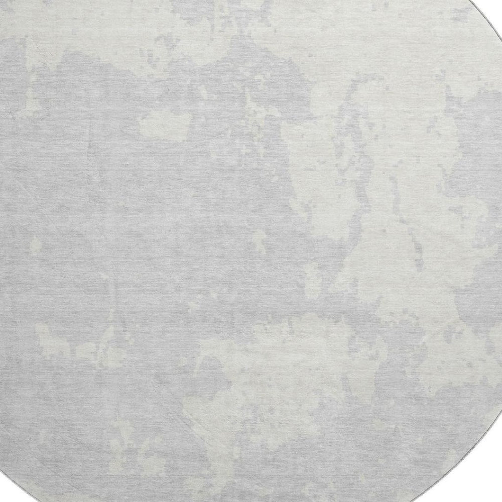 HomeRoots 8' Elegant Silver and Ivory Abstract Washable Round Rug - UV Protected, Kid & Pet Friendly Design 671327
