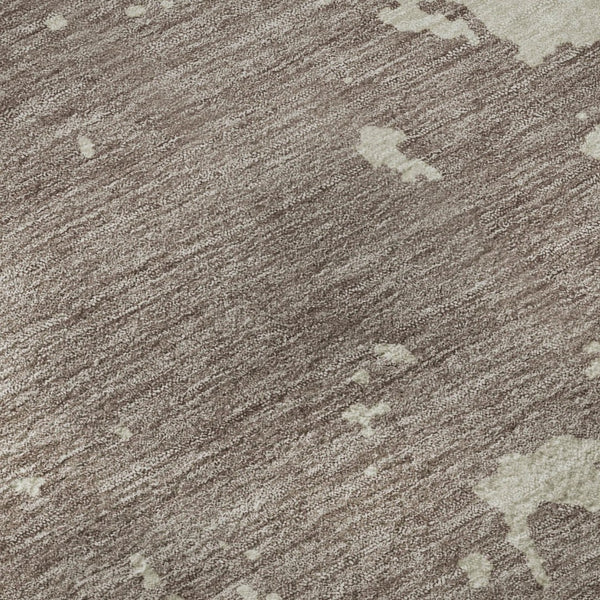 HomeRoots 8' Stylish Taupe and Beige Abstract Washable Round Rug with UV Protection for High-Traffic Areas 671339