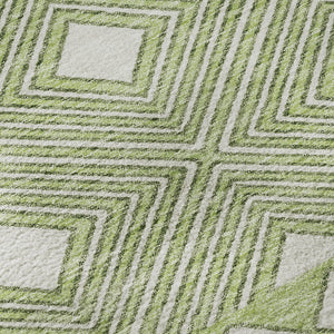 HomeRoots 8' Artichoke Green & Ivory Geometric Round Rug - Washable, UV Protected, Perfect for High-Traffic Areas 671351