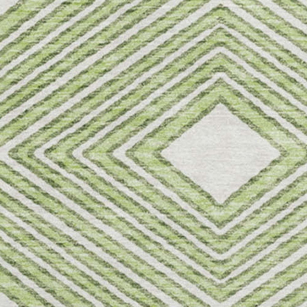 HomeRoots 8' Artichoke Green & Ivory Geometric Round Rug - Washable, UV Protected, Perfect for High-Traffic Areas 671351