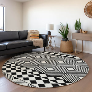 HomeRoots 8' Black And Ivory Geometric Round Rug – Washable, UV Protected, Ideal for Homes with Kids & Pets 671357