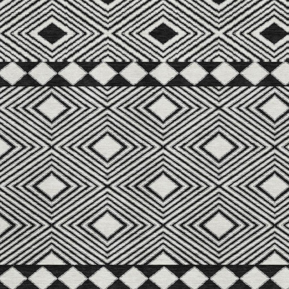 HomeRoots 8' X 10' Black & Ivory Geometric Washable Area Rug with UV Protection – Durable, Stylish, Ideal for Homes 671358