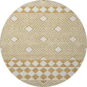 HomeRoots 8' Gold and Ivory Geometric Washable Round Rug - UV Protected, Stain-Resistant, Modern Elegance 671369