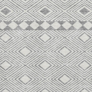 HomeRoots 5' X 8' Gray and Ivory Geometric Area Rug – Washable, UV Resistant, Durable, Perfect for Busy Homes! 671374