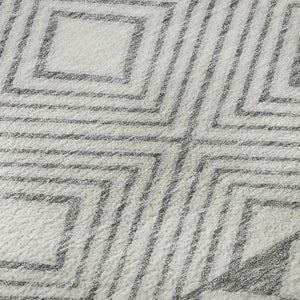 HomeRoots 8' Gray and Ivory Geometric Washable Round Rug - UV Protected, Stain Resistant, Modern Style for Homes 671375