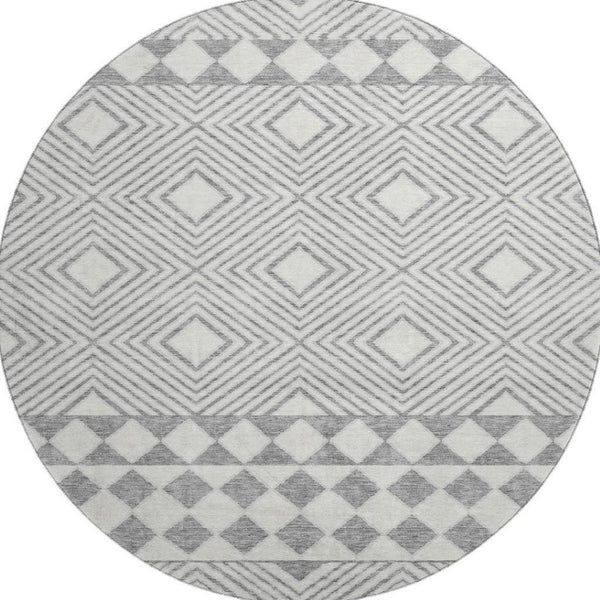 HomeRoots 8' Gray and Ivory Geometric Washable Round Rug - UV Protected, Stain Resistant, Modern Style for Homes 671375