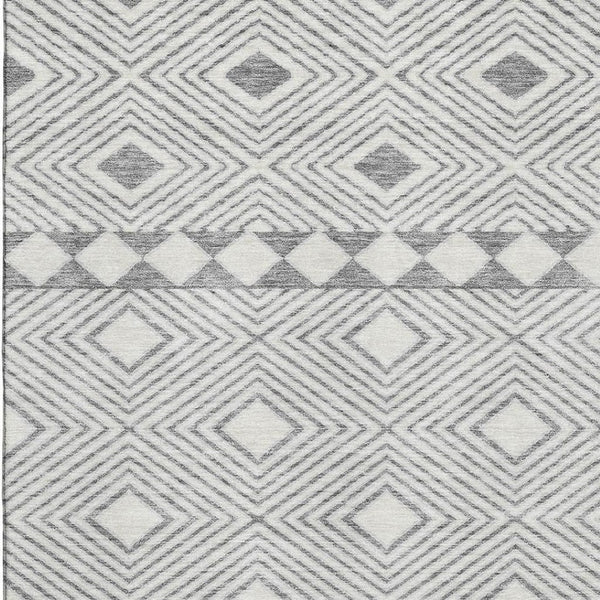 HomeRoots 8' X 10' Washable Gray and Ivory Geometric Area Rug with UV Protection – Stylish, Durable, Easy-Care! 671376