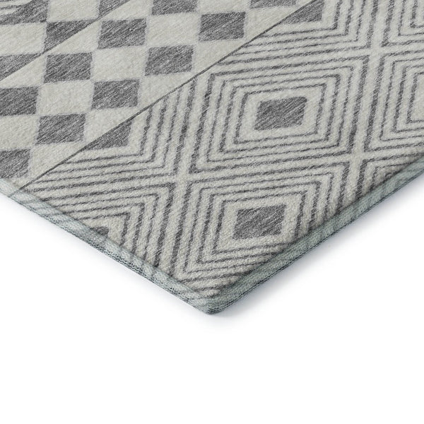 HomeRoots 10' X 14' Stylish Gray & Ivory Geometric Area Rug – Washable, UV Protected, Perfect for Family Spaces! 671378