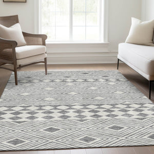 HomeRoots 10' X 14' Stylish Gray & Ivory Geometric Area Rug – Washable, UV Protected, Perfect for Family Spaces! 671378