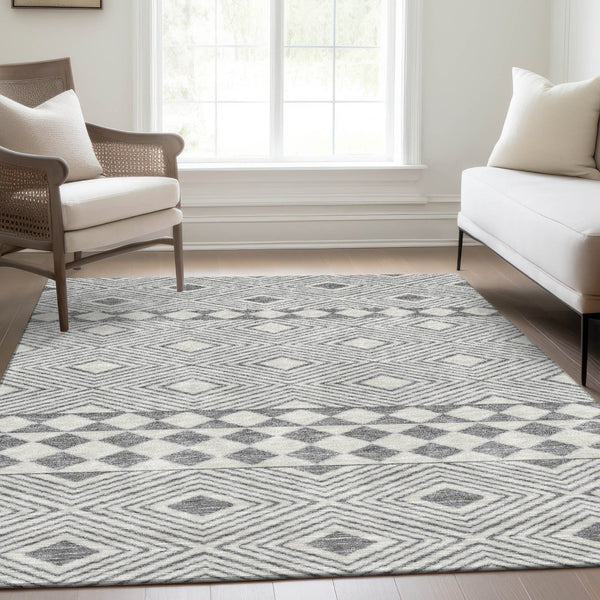 HomeRoots 10' X 14' Stylish Gray & Ivory Geometric Area Rug – Washable, UV Protected, Perfect for Family Spaces! 671378