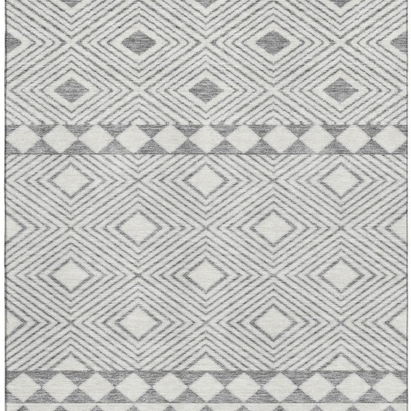 HomeRoots 10' X 14' Stylish Gray & Ivory Geometric Area Rug – Washable, UV Protected, Perfect for Family Spaces! 671378