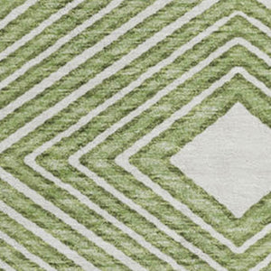 HomeRoots 8' Green Geometric Washable Round Rug with UV Protection - Durable, Stylish & Easy to Clean! 671381