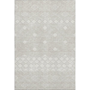 HomeRoots 5' X 8' Ivory and Beige Geometric Area Rug - Washable, UV Protected, Stain-Resistant for High Traffic 671386