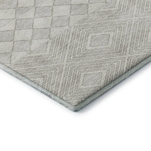 HomeRoots 5' X 8' Ivory and Beige Geometric Area Rug - Washable, UV Protected, Stain-Resistant for High Traffic 671386