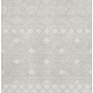 HomeRoots 5' X 8' Ivory and Beige Geometric Area Rug - Washable, UV Protected, Stain-Resistant for High Traffic 671386