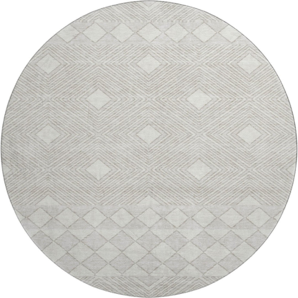 HomeRoots 8' Ivory and Beige Geometric Round Rug - Washable, UV Protected, Durable for High-Traffic Areas 671387