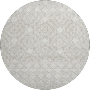 HomeRoots 8' Ivory and Beige Geometric Round Rug - Washable, UV Protected, Durable for High-Traffic Areas 671387