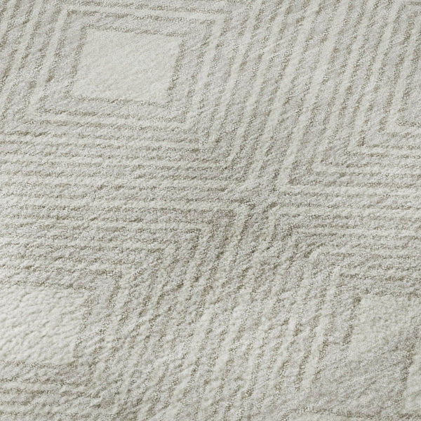 HomeRoots 8' Ivory and Beige Geometric Round Rug - Washable, UV Protected, Durable for High-Traffic Areas 671387
