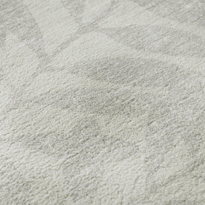 HomeRoots 8' Ivory and Beige Floral Round Rug - Washable, UV Protected, Perfect for Family Rooms & Play Areas! 671459