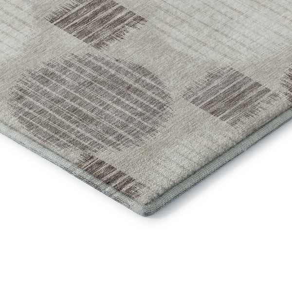 HomeRoots 8' Beige Ivory Taupe Geometric Washable Round Rug – Durable, Stylish, Stain-Resistant, UV Protected! 671507