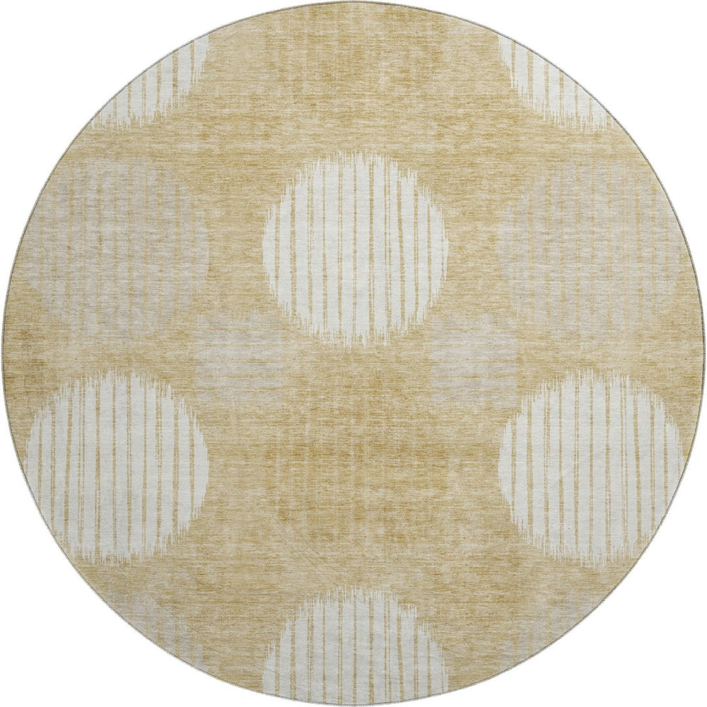 HomeRoots 8' Gold And Ivory Geometric Round Rug - Stylish, Washable, UV Protected for Family and Pet Spaces 671531
