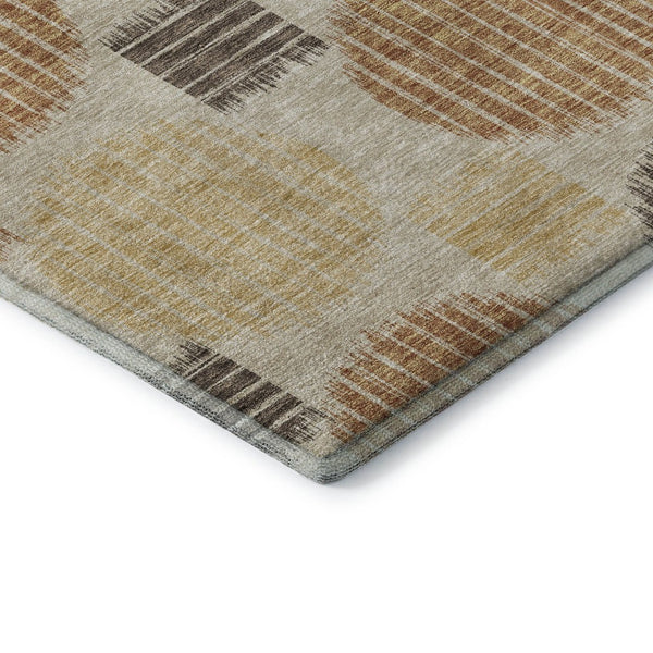 HomeRoots 8' Tan Gold And Brown Geometric Round Rug - Washable, UV Protected, Perfect for High-Traffic Areas 671579