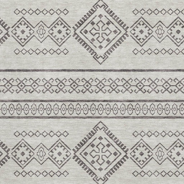 HomeRoots 5' X 8' Beige And Taupe Southwestern Area Rug - Washable, UV-Protected, Stain-Resistant Design! 671590