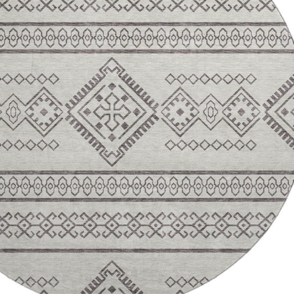 HomeRoots 8' Beige and Taupe Southwestern Round Area Rug - Washable, Stain-Resistant, UV Protected Design 671591