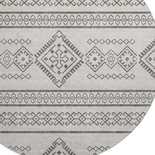 HomeRoots 8' Beige and Taupe Southwestern Round Area Rug - Washable, Stain-Resistant, UV Protected Design 671591