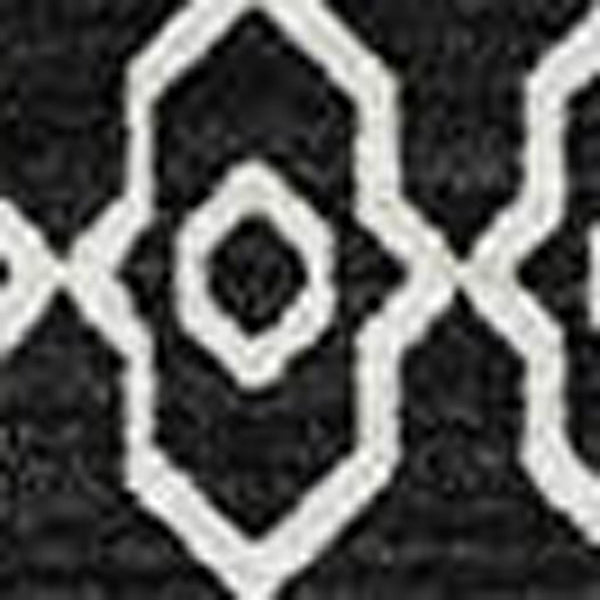 HomeRoots 5' X 8' Black And Ivory Southwestern Area Rug – Washable, UV Protected, Stylish & Durable! 671596