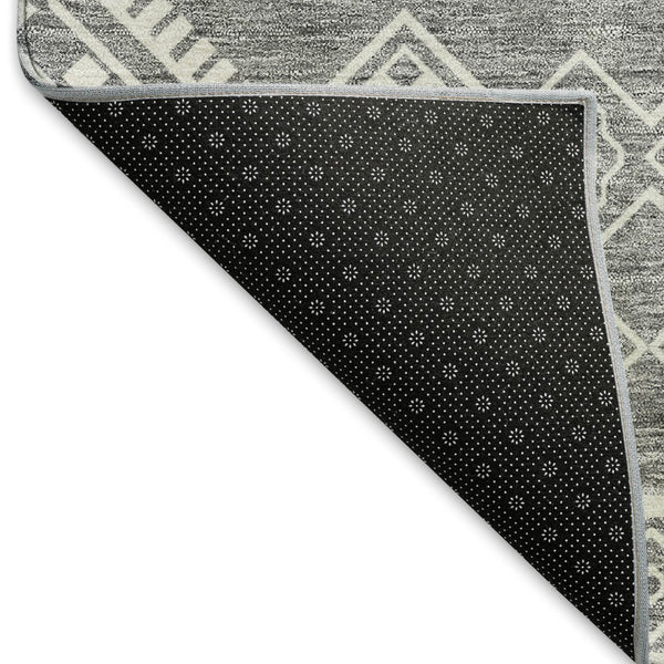 HomeRoots 5' X 8' Gray and Ivory Southwestern Area Rug - Washable, UV-Protected, Stain-Resistant, Kid-Friendly! 671626