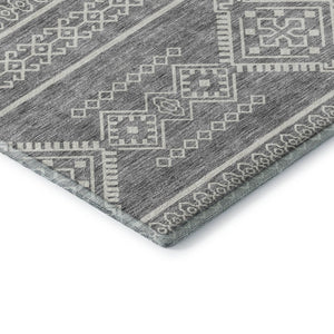 HomeRoots 5' X 8' Gray and Ivory Southwestern Area Rug - Washable, UV-Protected, Stain-Resistant, Kid-Friendly! 671626